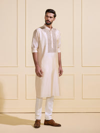 THE AUREATE CHARM MINIMAL KURTA