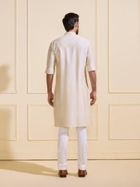 THE PRISTINE GLOW: LIGHTWEIGHT ETHNIC KURTA