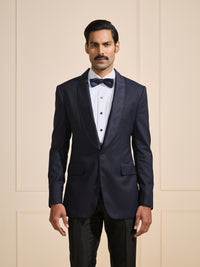 THE SABLE CHARM: THE QUINTESSENTIAL BLACK TUXEDO