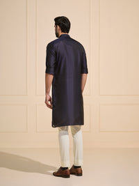 SLEEK NIGHTFALL: BLACK KURTA OF MINIMAL ELEGANCE