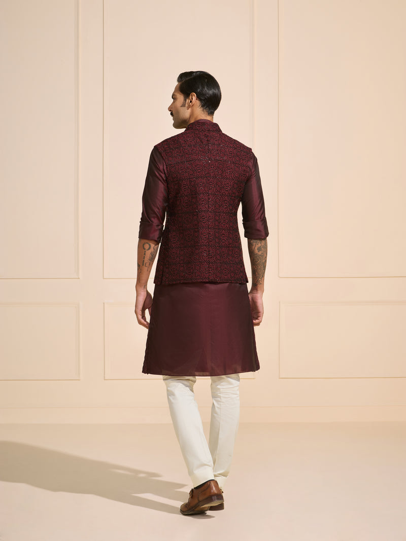 WINE MYSTIQUE GRANDEUR: A DAZZLING WAISTCOAT