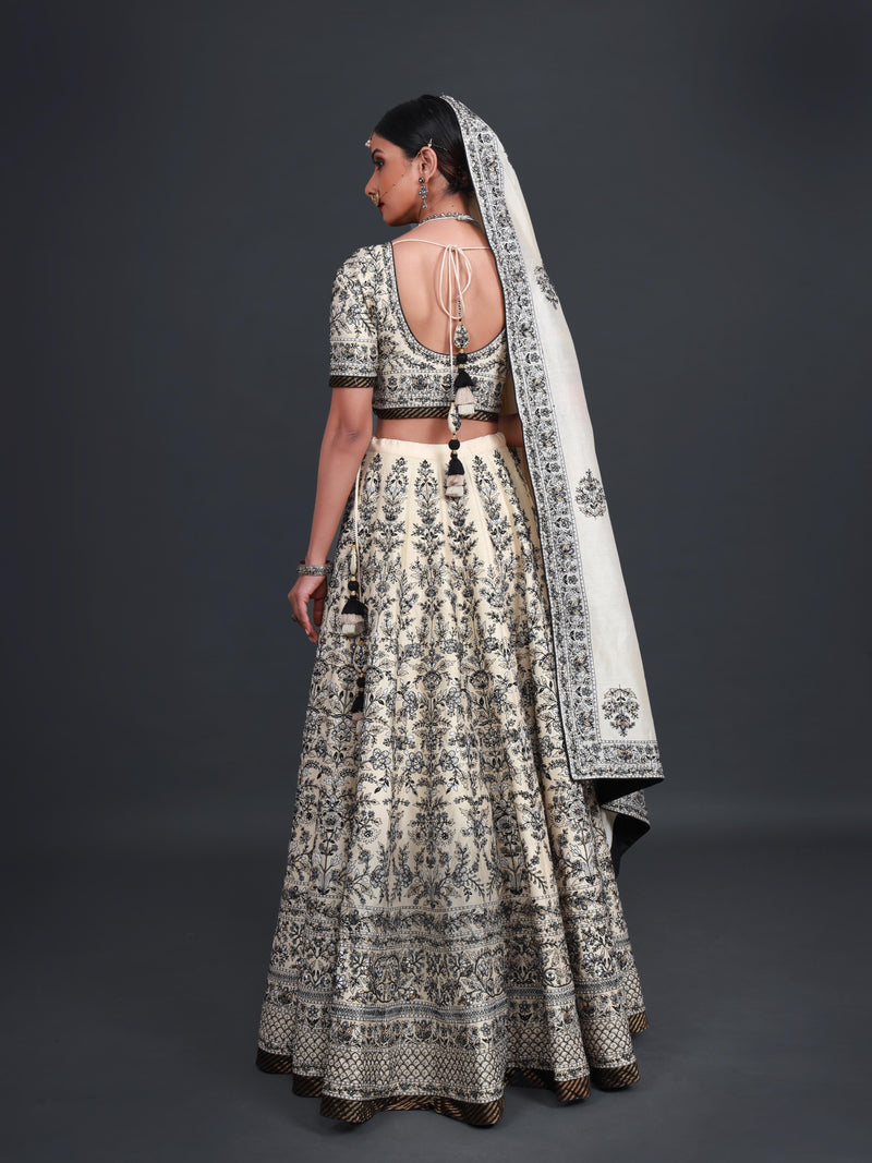 B&W ELEGANTE LEHENGA SET