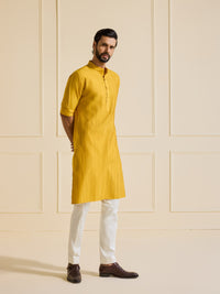 SUNLIT SPLENDOUR: THE REFINED ELEGANCE KURTA