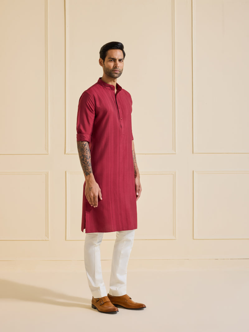 THE DISCERNING MAROON MAJESTY KURTA