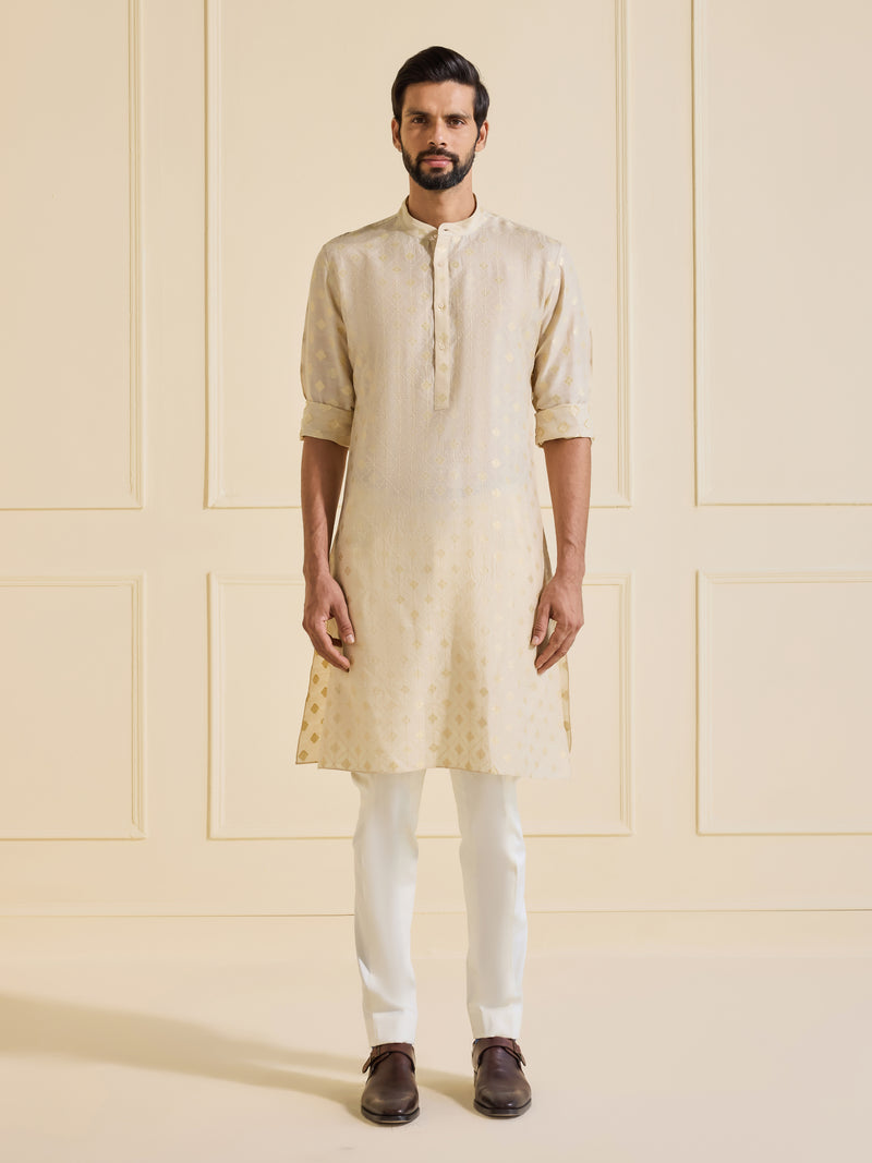 THE SERENE CHIC CHARM KURTA