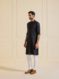 THE SHAHI NOIR KURTA