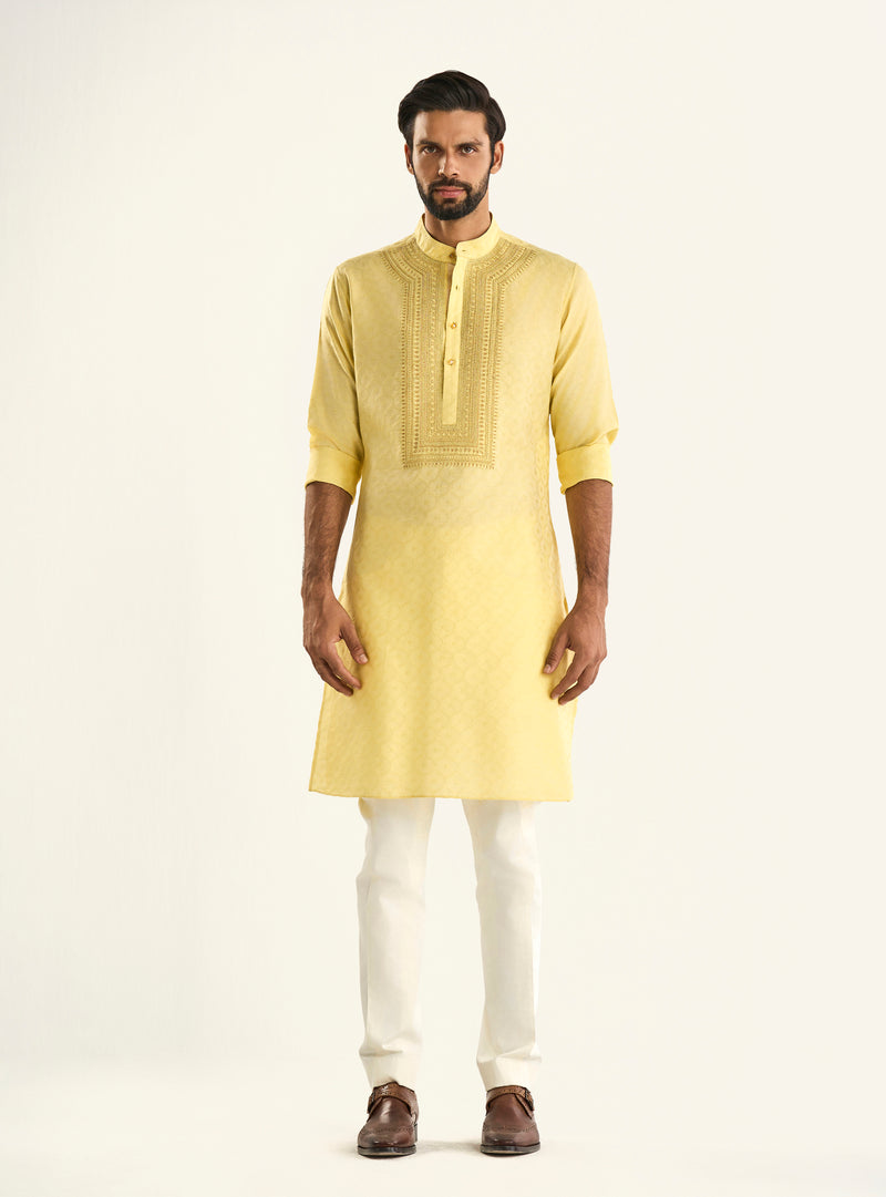 THE AMRAPALI KURTA