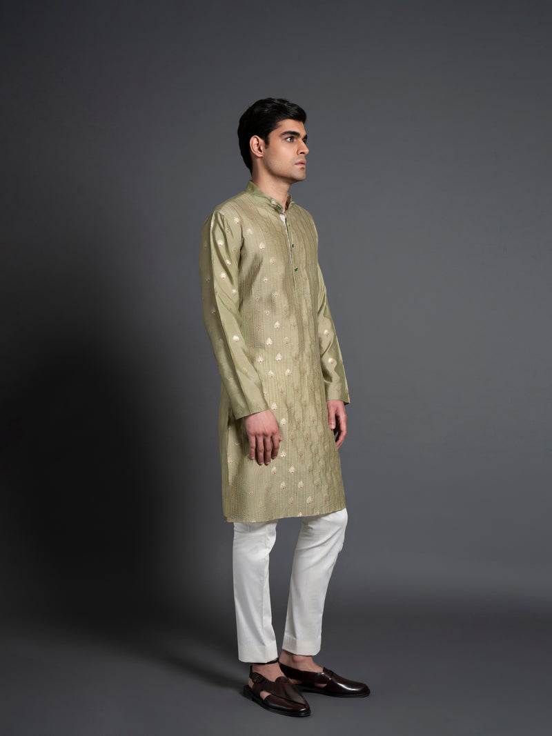 THE ZARI BUTTI KURTA